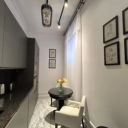 Premium Luxury Opera Near Opera And Basilica Apartmán *