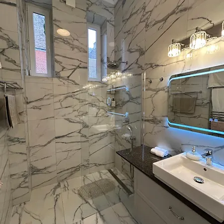 Premium Luxury Opera Near Opera And Basilica Appartamento *