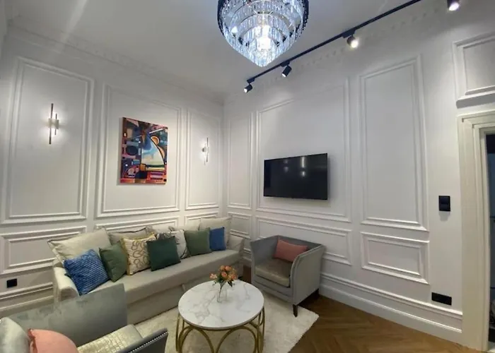 Premium Luxury Opera Near Opera And Basilica