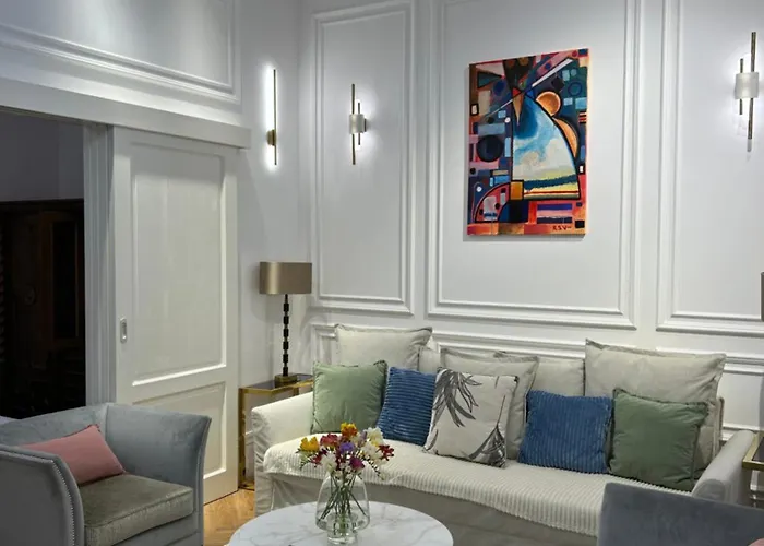 Premium Luxury Opera Near Opera And Basilica